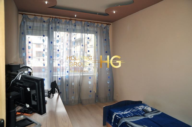 Продава се Четиристаен апартамент в Варна, Зимно кино Тракия - 96 кв.м за 1969 €/кв.м - Снимка #3
