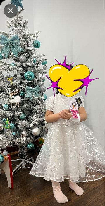 Елка с игрушками