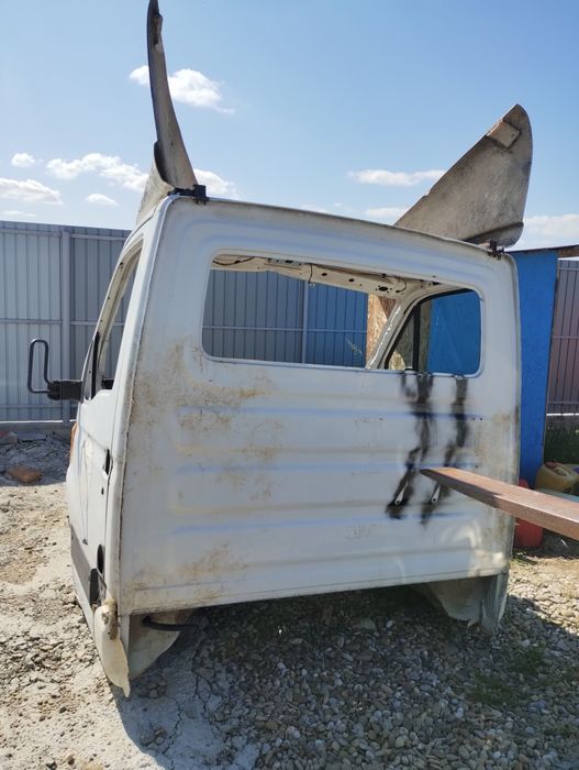 Cabina Iveco daily 3 de Italia fara rugina