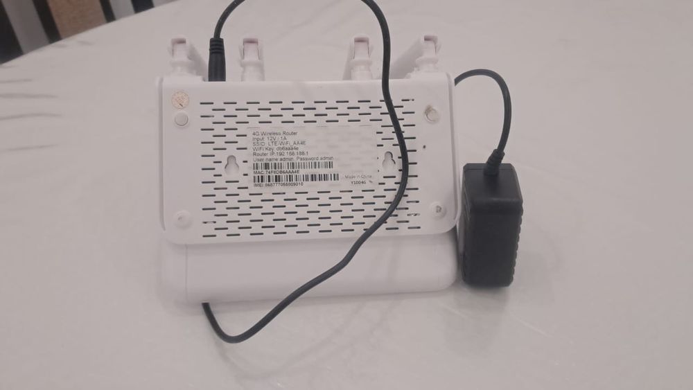 Продаётся вайфай модем роутер с сим-картой