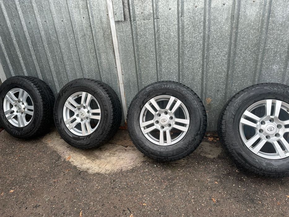 Комплект зимней шипованной  резины Bridgestone ice cruiser 265/65R17 н