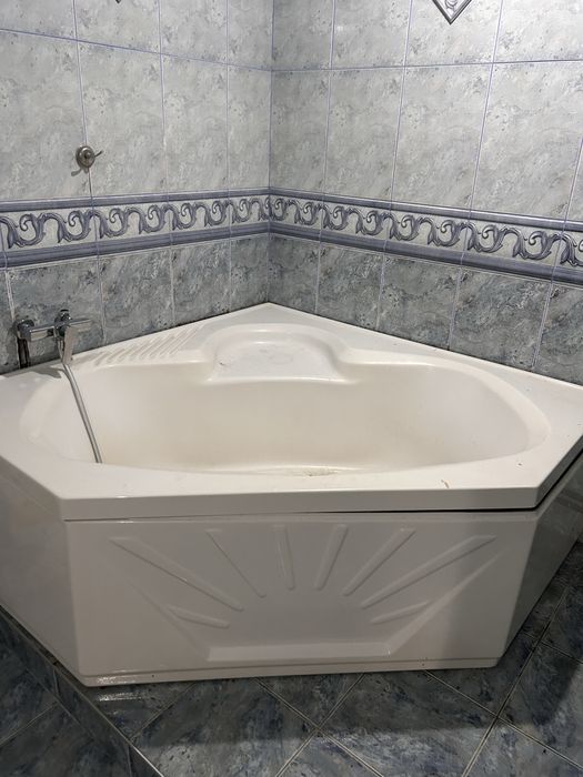 Vand cada colt cu masca