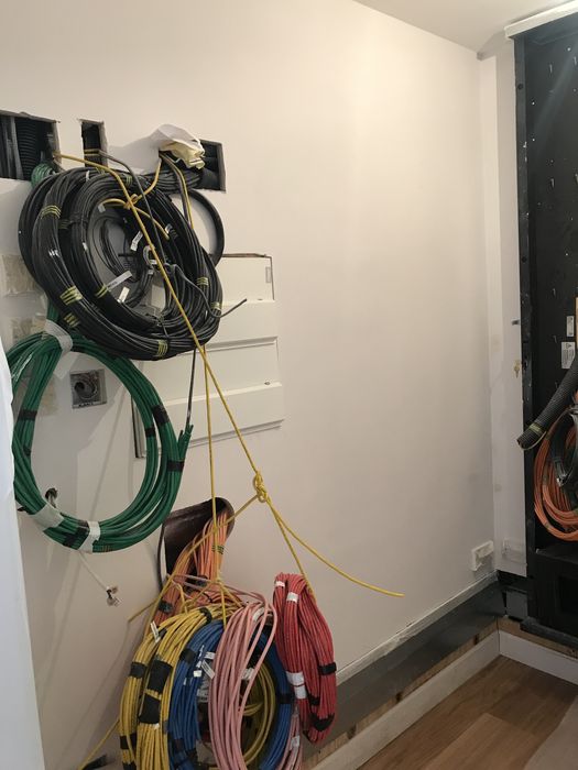 Electrician / Instalatii electrice / Sisteme supraveghere Automatizari