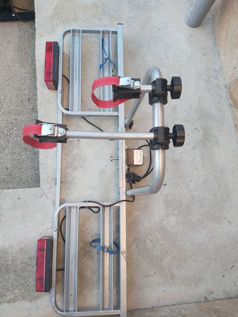 Vând suport auto pentru biciclete