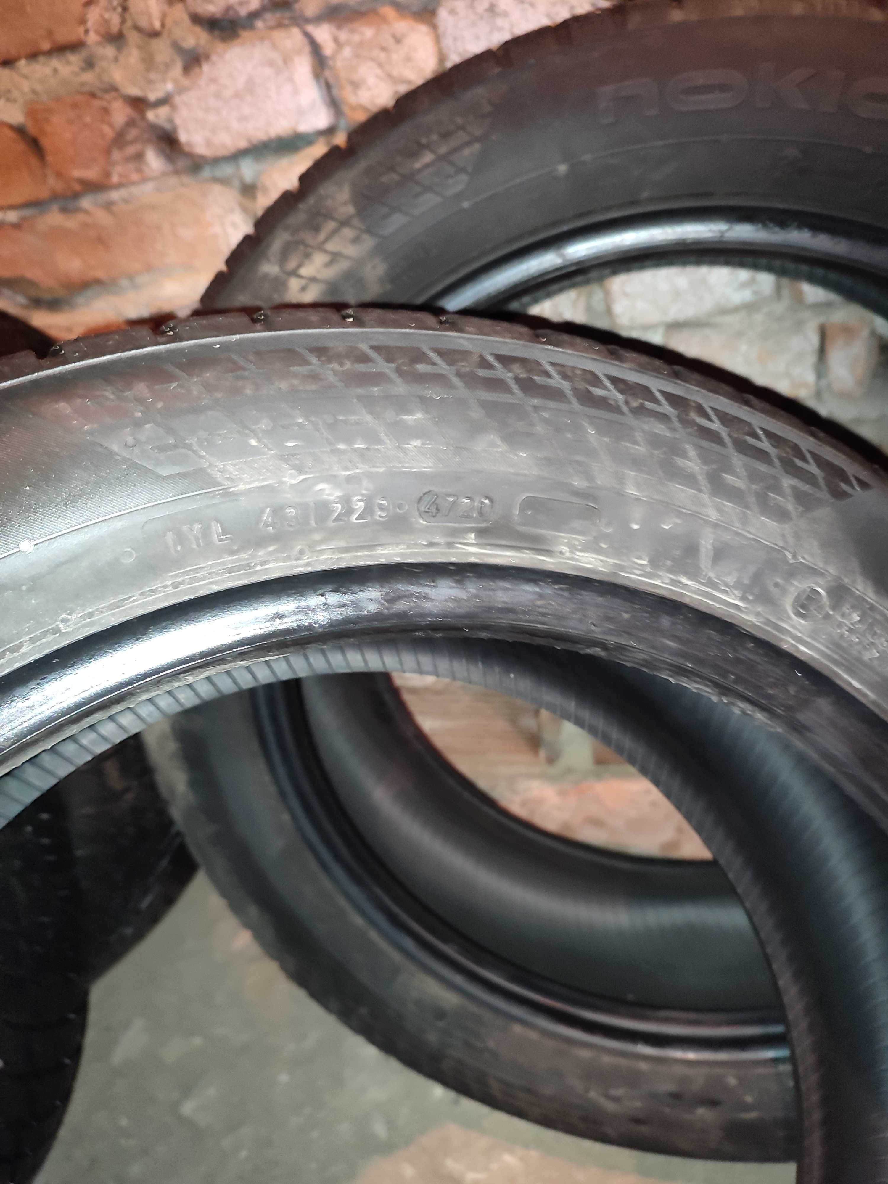 4 бр Nokian WR Snowproof P 205/55/R17 – 130 лв.