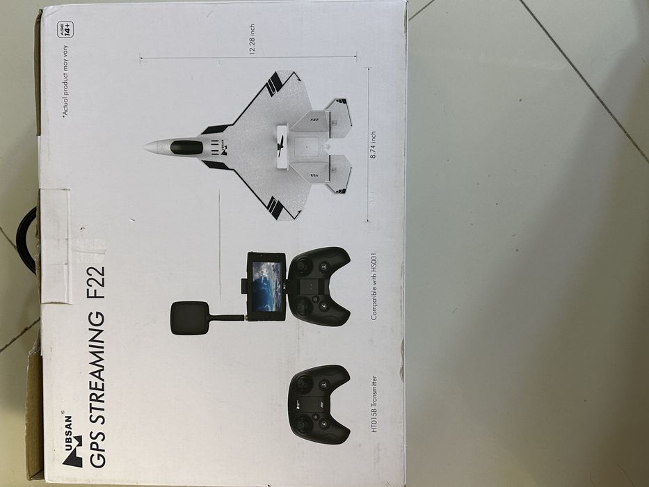 Avion cu GPS si radio comanda cu LCD