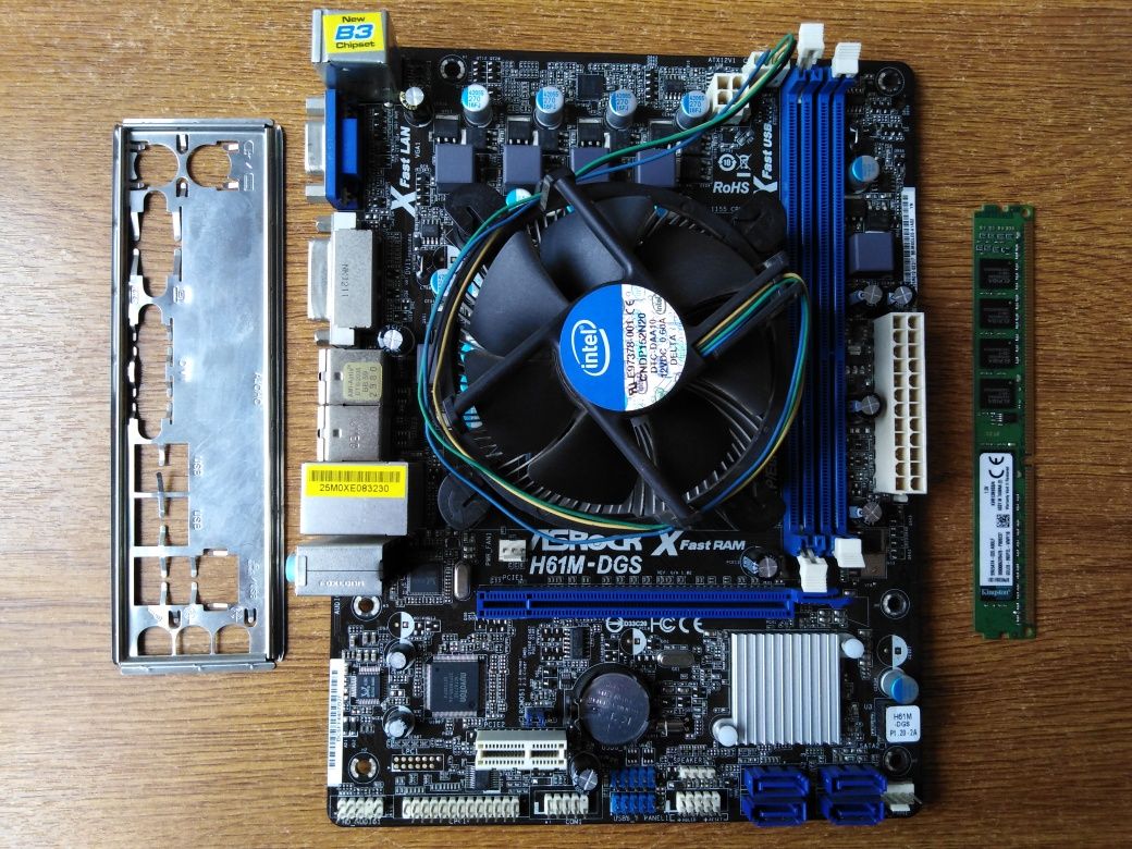 Placa de baza ASRock, Procesor Intel, Memorie DDR3