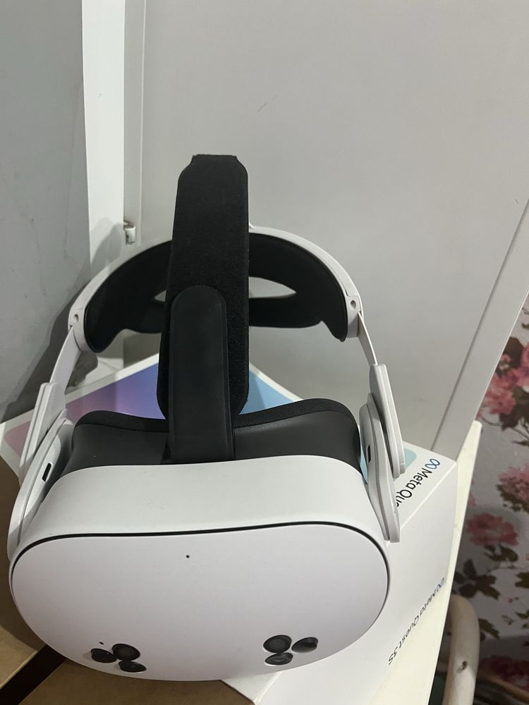 продам Oculus quest 3s