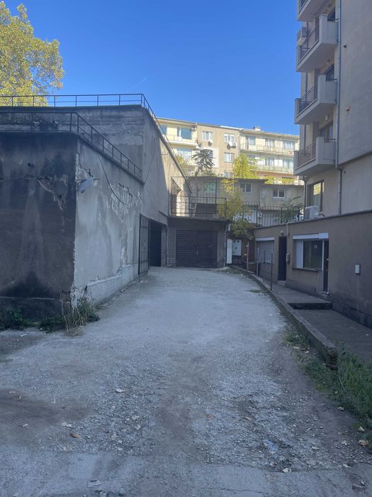 Продава ГАРАЖ на две нива, ПАРКОМЯСТО, гр. Велико Търново
