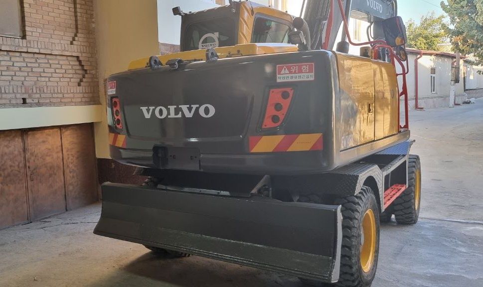 Volvo EW145B экскаватор сотилади