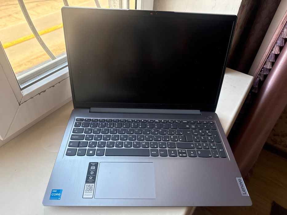 Продается ноутбук на запчасти Lenovo