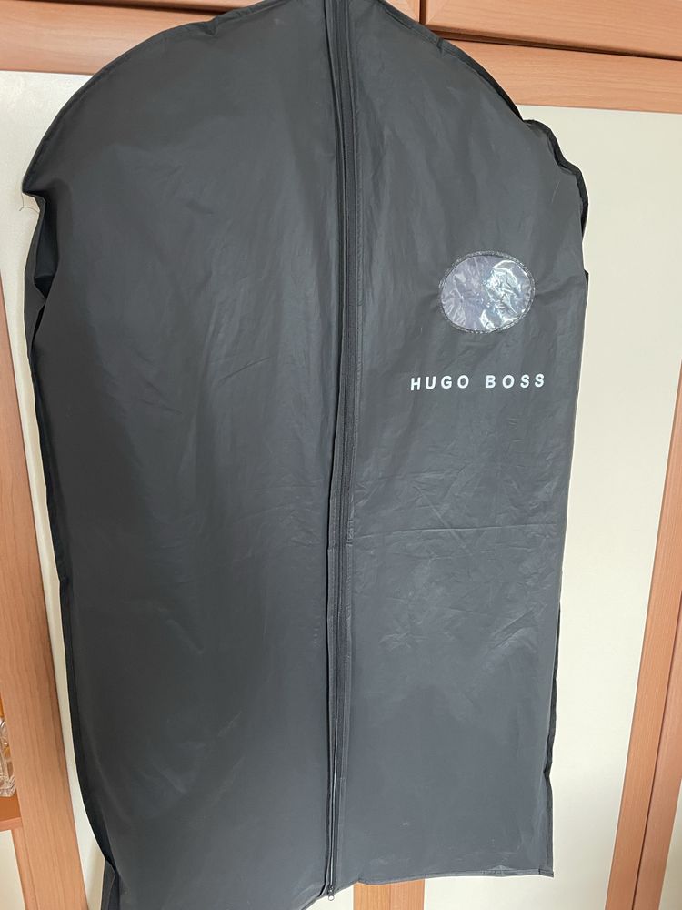 Костюм Hugo Boss черен. Размер 52. Без забележки