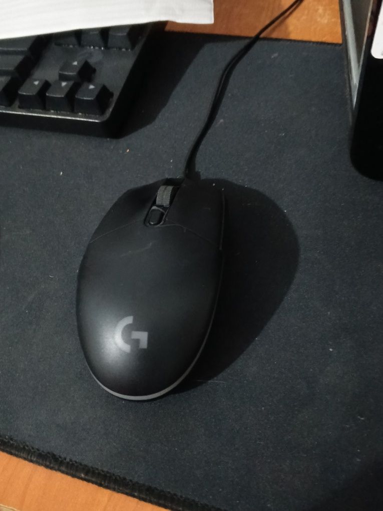 продам мышку Logitech g102