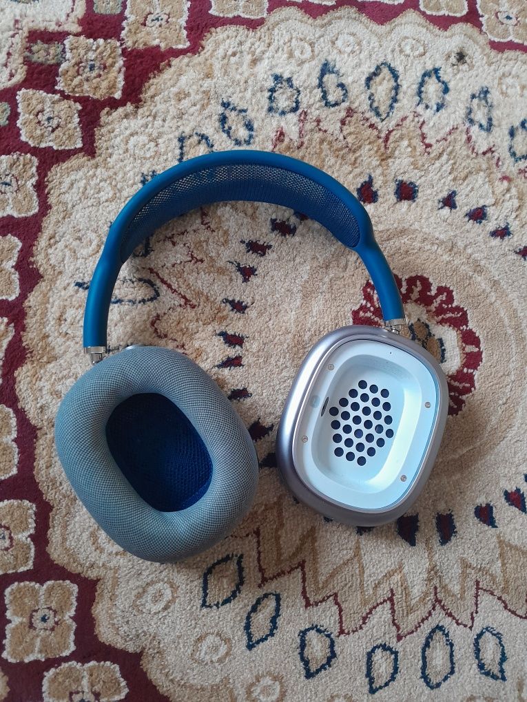 Продам AirPods Max оригинал