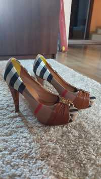 Pantofi Burberry 39-40