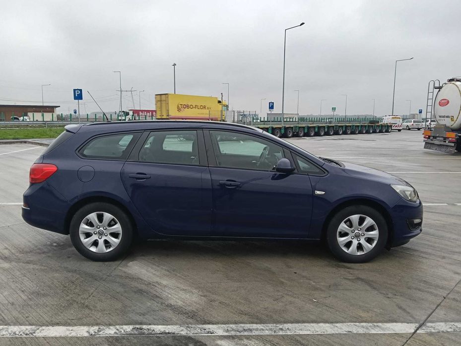 Vand Opel Astra diesel – Euro 6, anul 2015