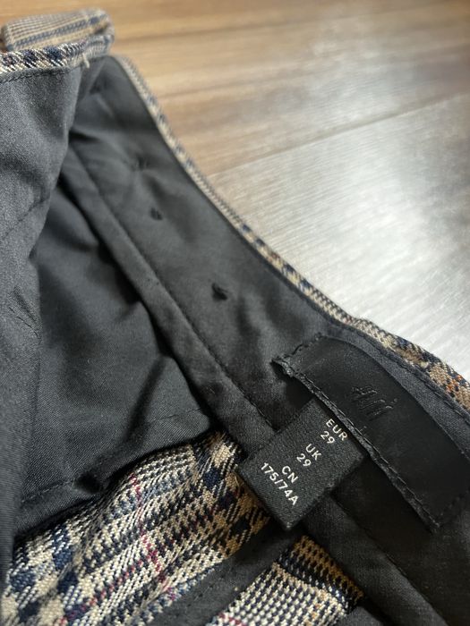 Pantaloni casual în carouri