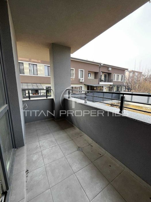 Продава се Тристаен апартамент в Пловдив, Остромила - 116 кв.м за 1104 €/кв.м - Снимка #9