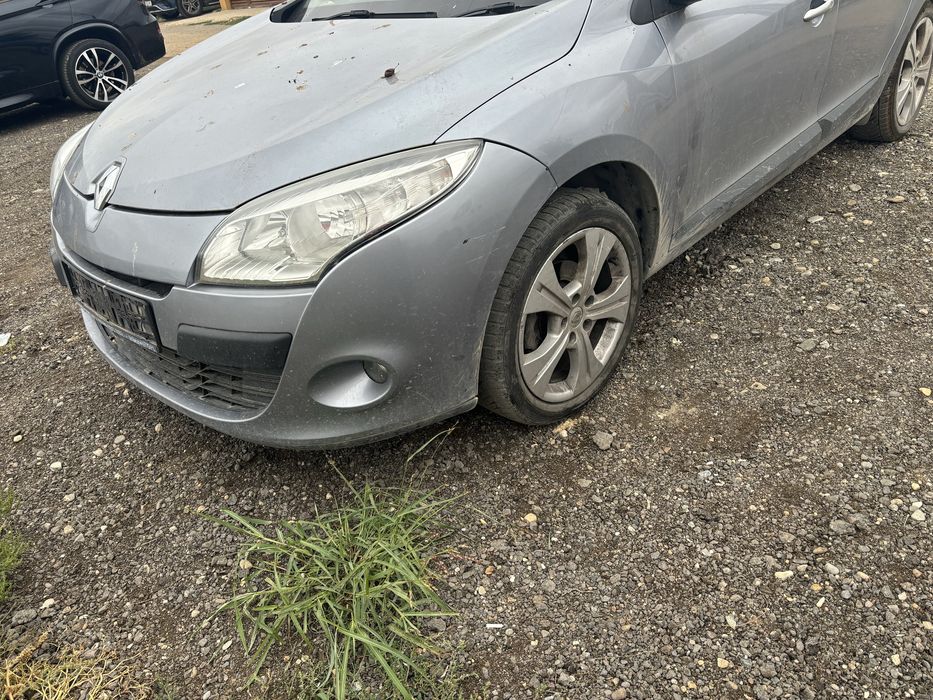 Aripa stanga fata renault Megane 3