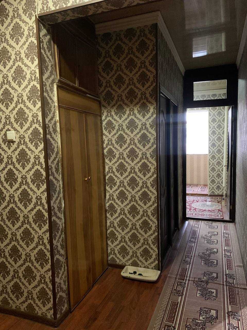 Коракамиш 3 хона 2 этаж сотилади кириб яшашга таййор. Торцевой эмас