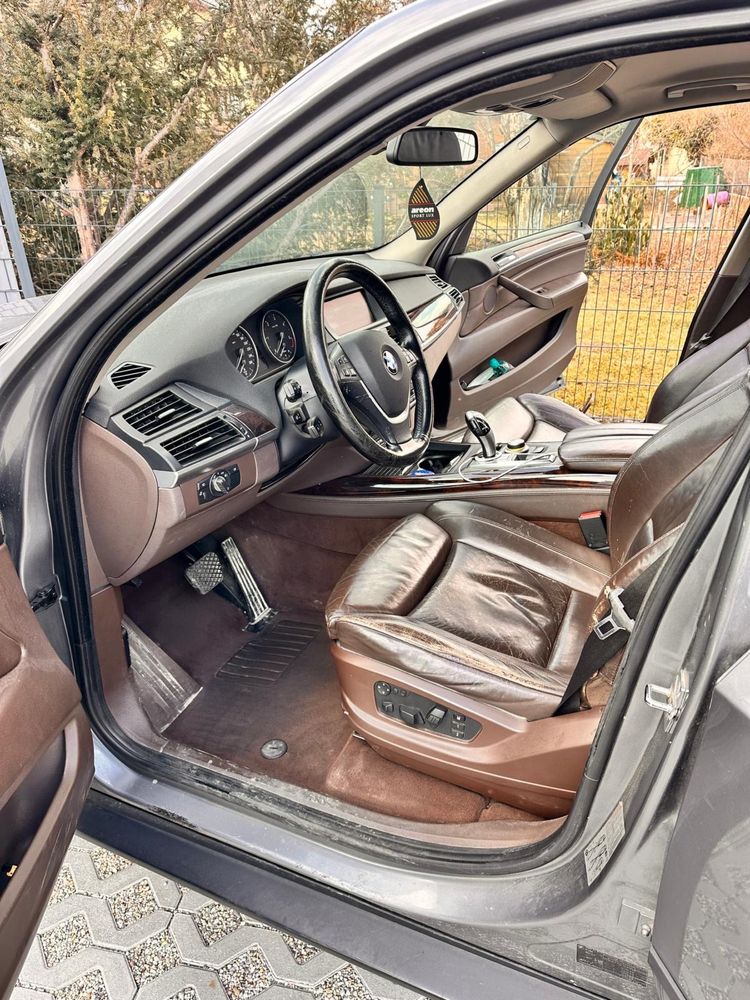 BMW X5 automat cu interior de piele