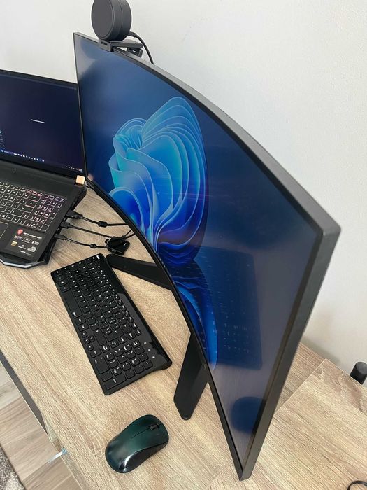 Monitor Curbat Ultrawide 34 inch LENOVO UHD 144Hz - CA NOU !