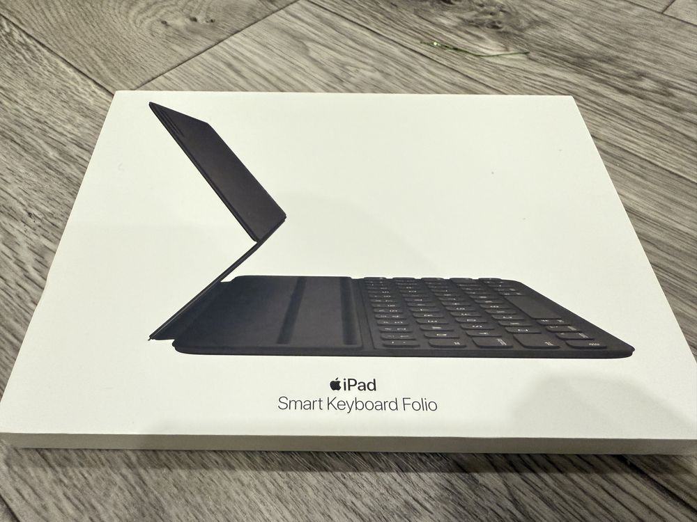 Продам Apple iPad Smart Keyboard Folio (11”)