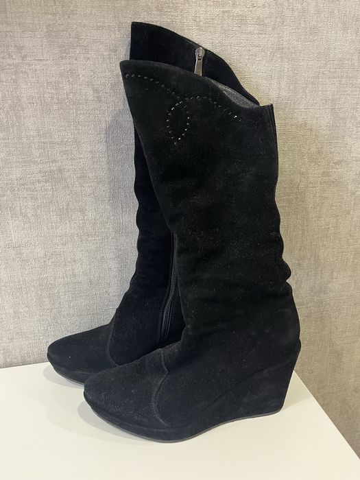 Продам женские сапоги