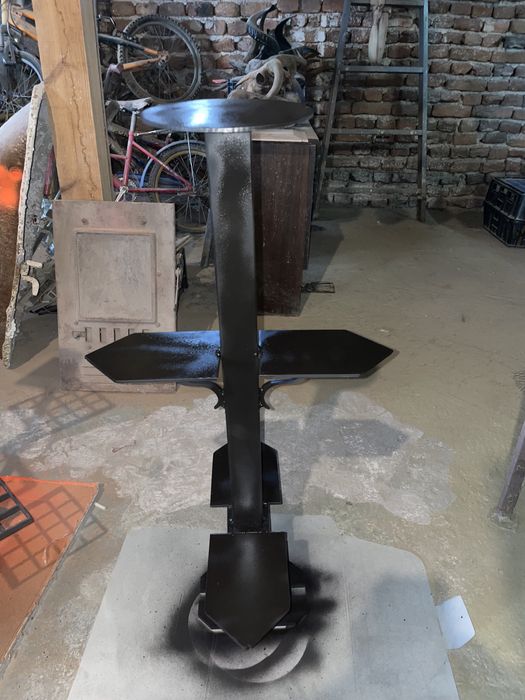 Масивни цветарници от желязо