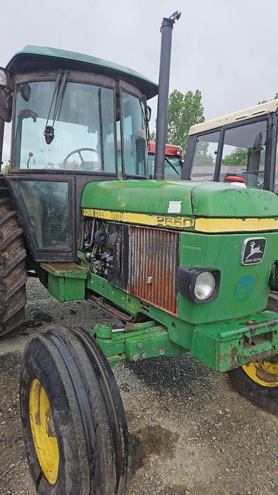 În curând Tractor John-Deere 2650