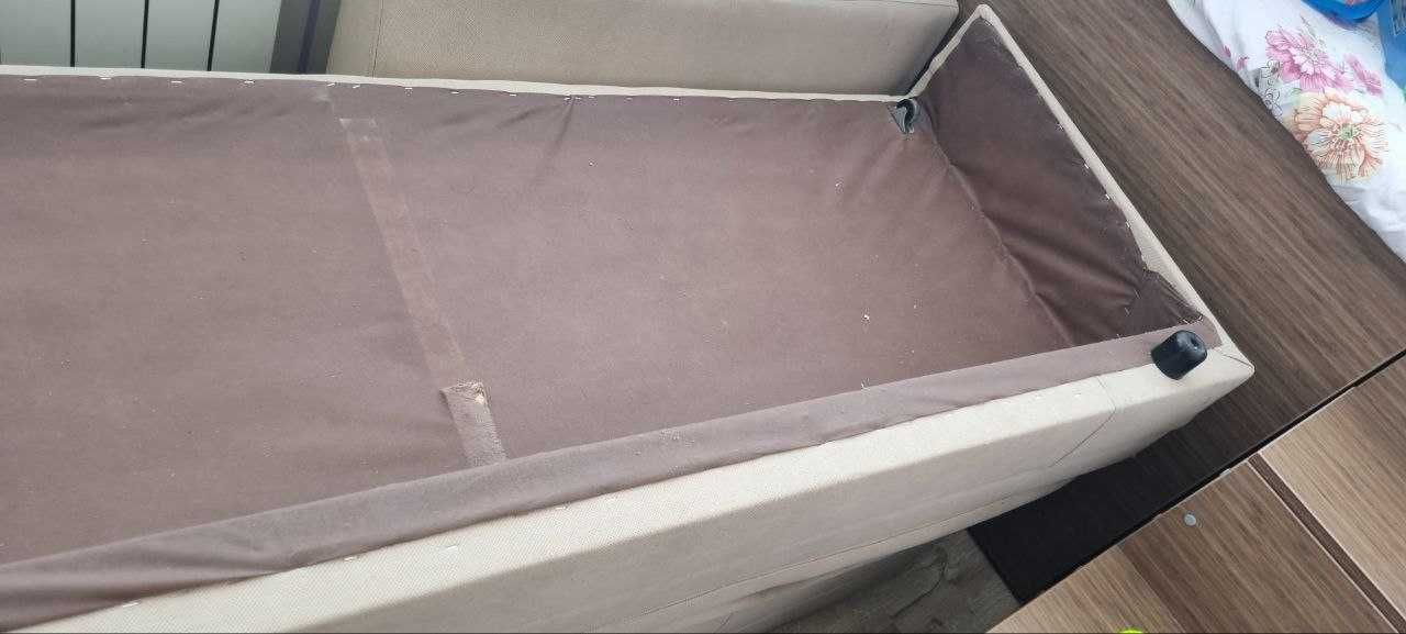 диван, отдаем срочно