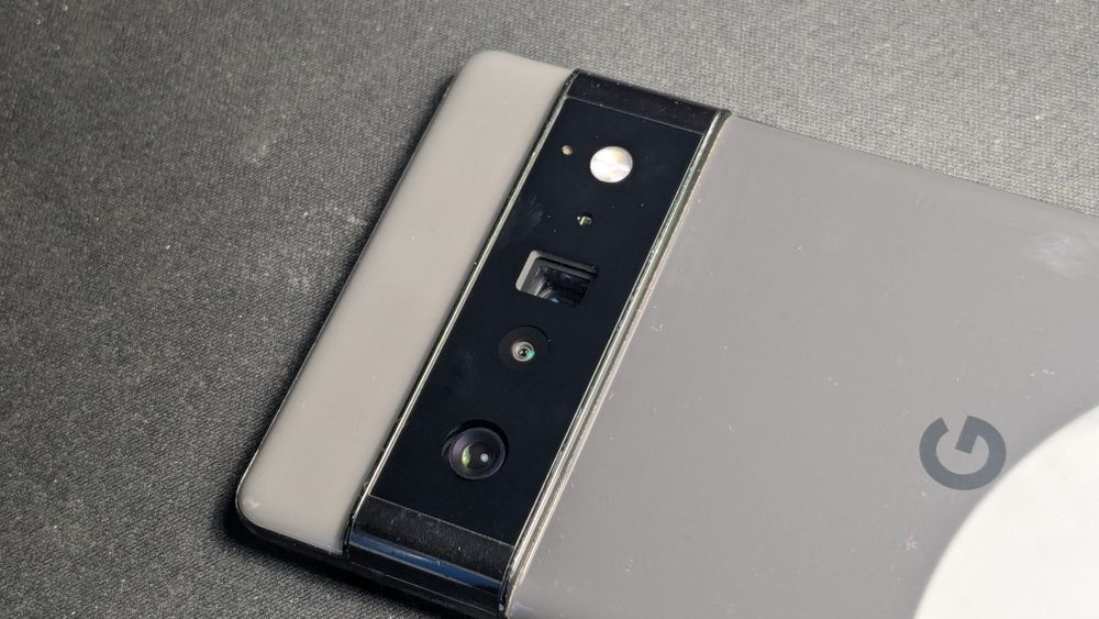 Pixel 6 pro с пятном