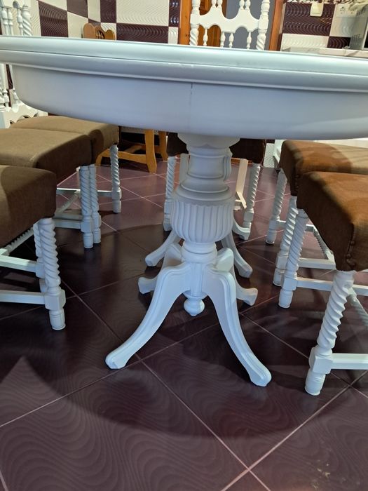 Masa cu 6 scaune din lemn masiv