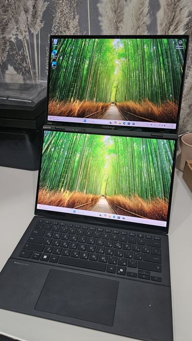 Ноутбук ASUS Zenbook Duo 14" / 16 Гб / SSD 1024 Гб / Win 11 / UX8406CA