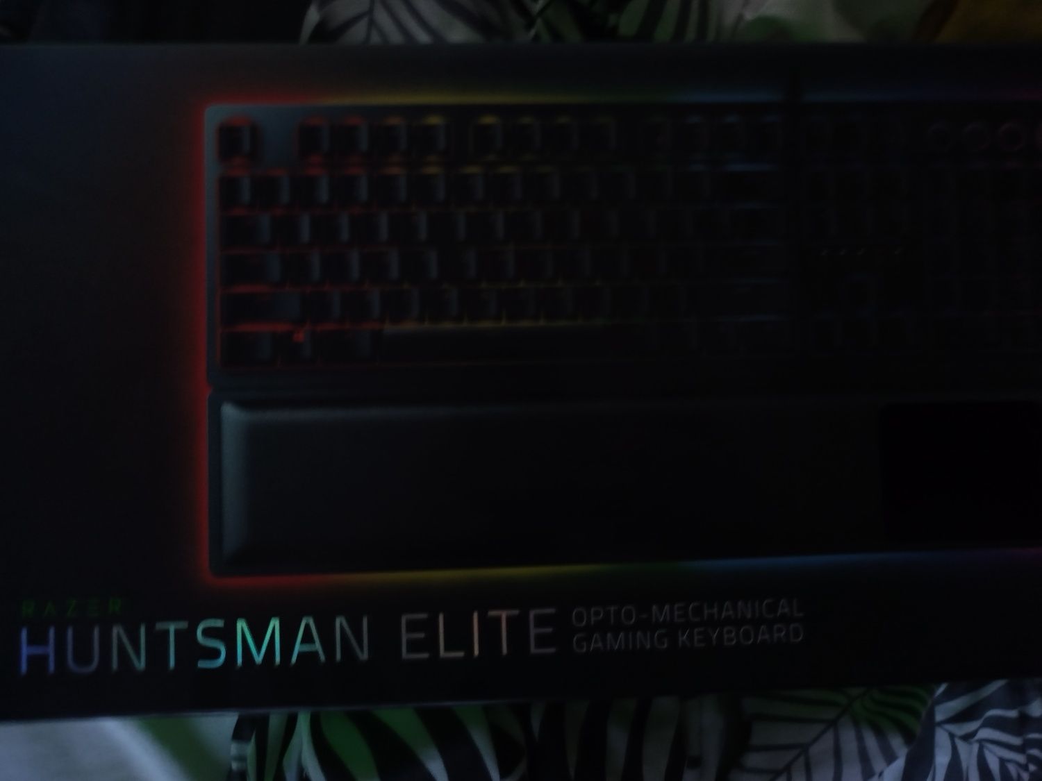 Razer Huntsman Elite – Оптично-механична + Phantom custom keycap