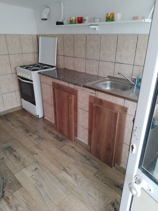 Închiriez casă comuna banana sat slatioarele aleea piscu bădești nr 10