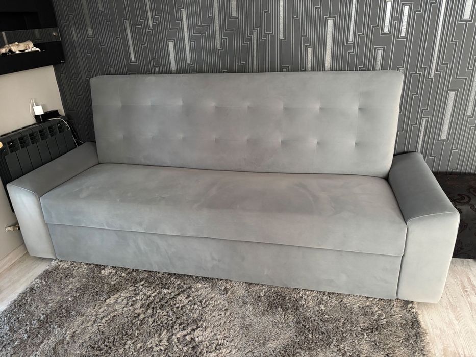 Троен диван (сив)