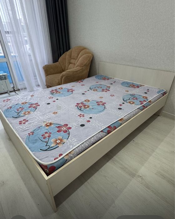 Продам двухспальную кровать