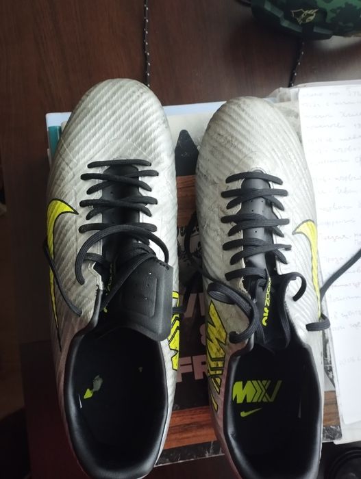 Продавам бутонки nike