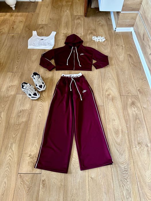 Разкошен спортен сет 3 части Nke