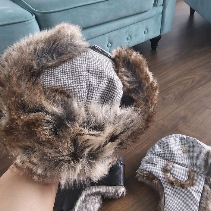 Vând caciua de iarna