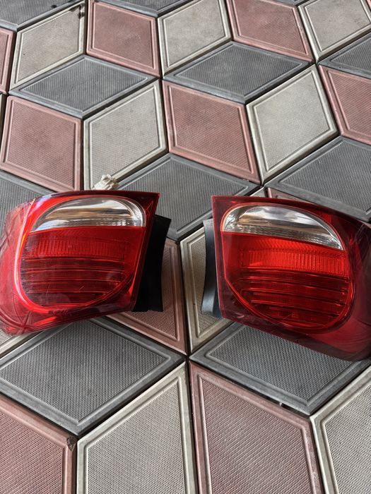 Продам задние фонари