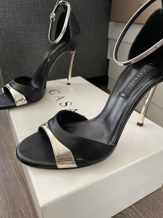 Обувки на ток Casadei