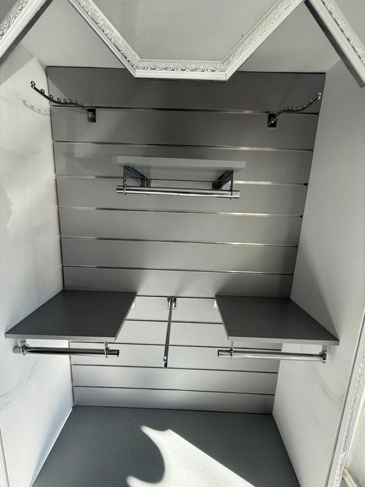 Оборудване за магазин за дрехи