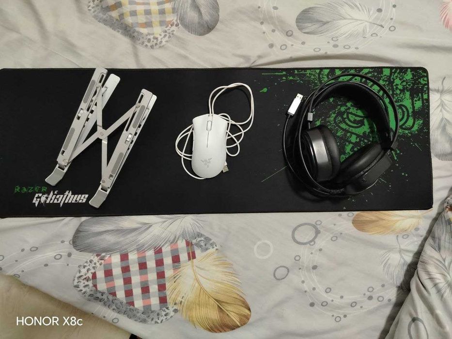 Moradi V10 Quloqchini sotiladi.