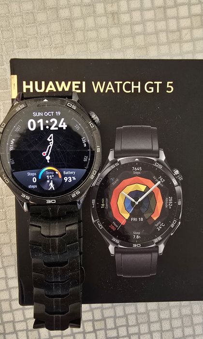 Продавам  черен смарт часовник Huawei GT 5 46mm