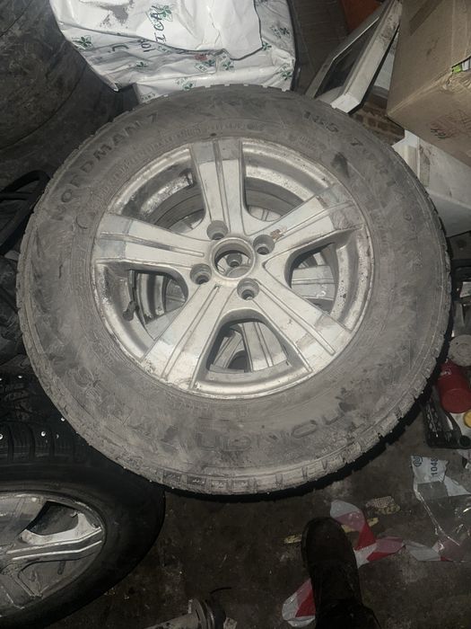 Продам резины с диском 185/70/14