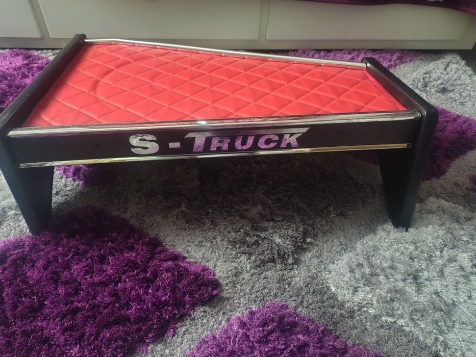 Vând masuță bord Scania