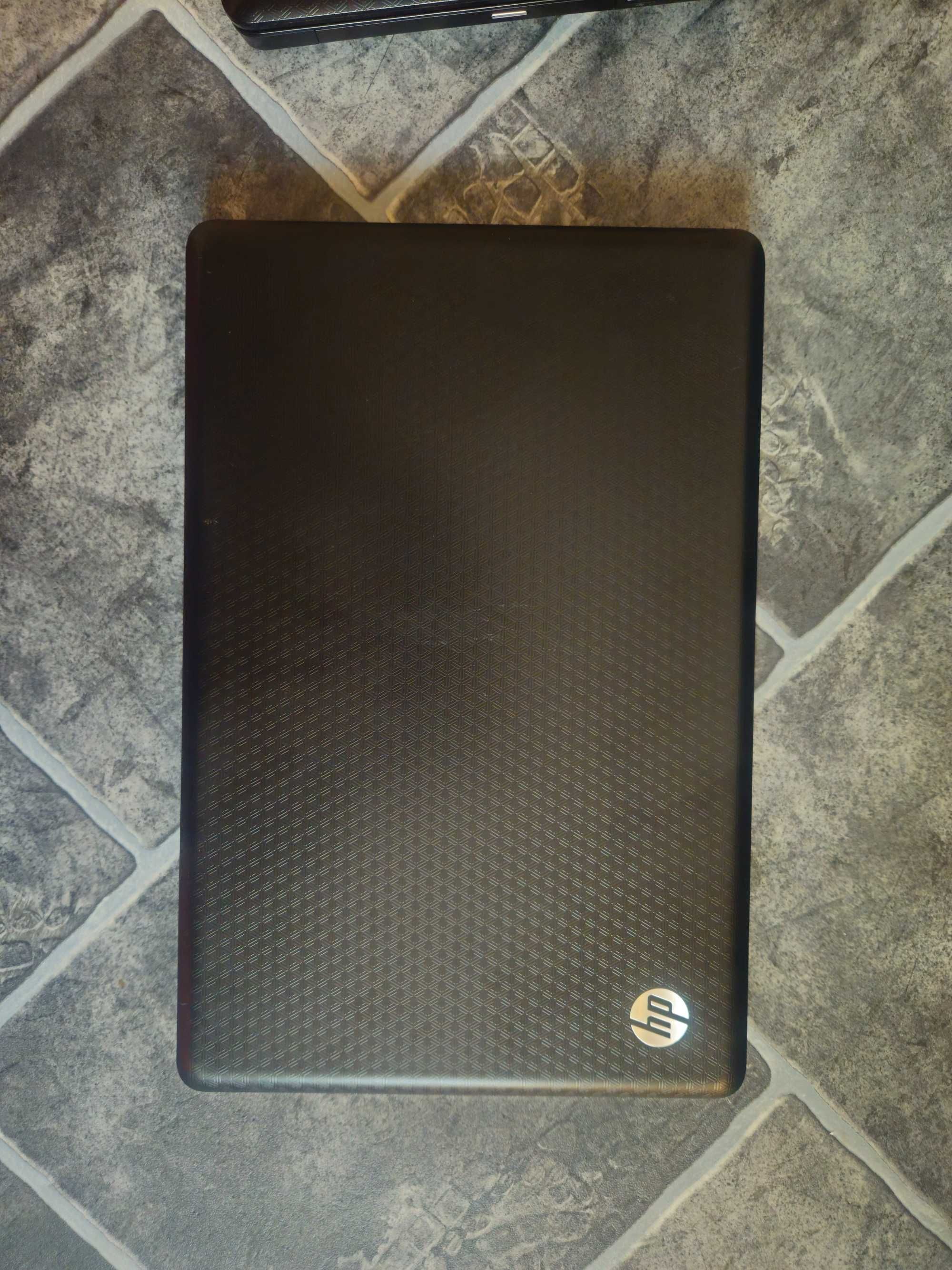 HP 2 бр лаптопи и двата са еднакви