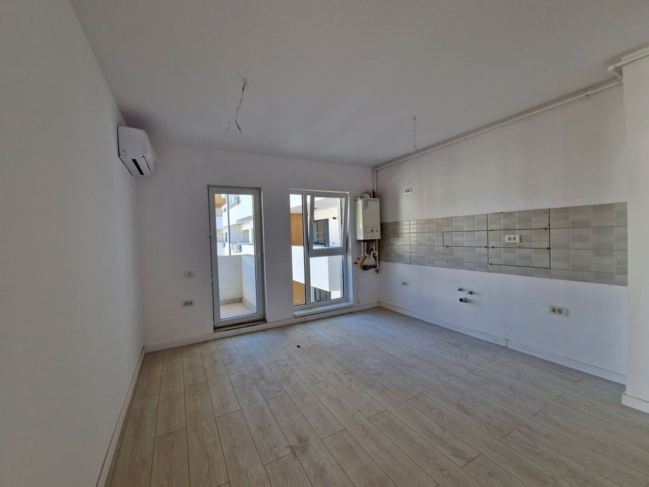 Închiriez apartament tip studio, 42 mp, 300m metrou
